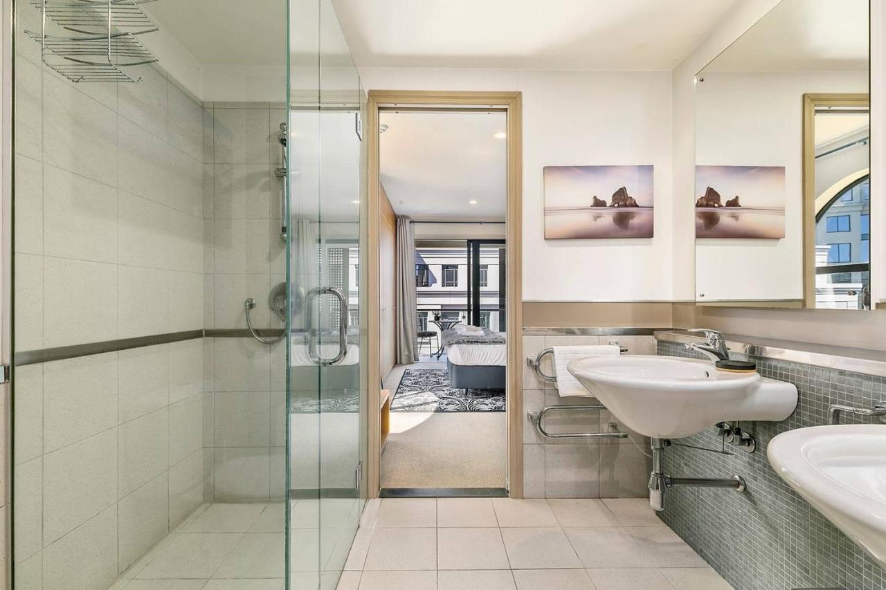 Enormous One Bedroom Beauty In Cbd! Free Parking Auckland Eksteriør bilde